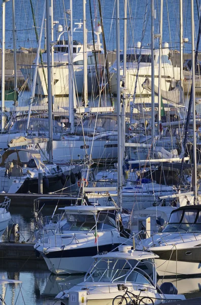 Talya Sicilya Akdeniz Marina Ragusa Aralık 2018 Lüks Yatlar Port — Stok fotoğraf