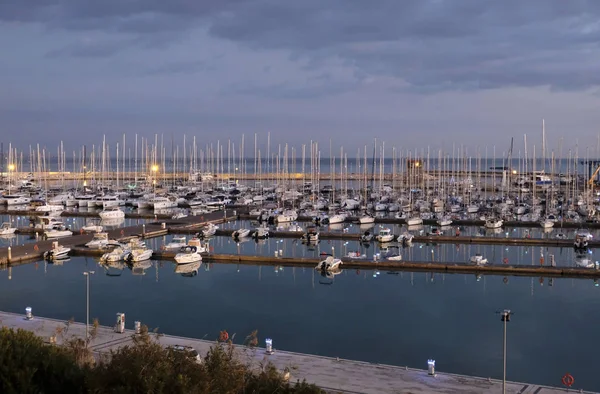 Италия Сицилия Средиземное Море Marina Ragusa Декабря 2018 Лодки Роскошные — стоковое фото