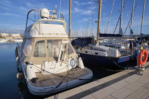 Talya Sicilya Akdeniz Marina Ragusa Aralık 2018 Lüks Yatlar Port — Stok fotoğraf