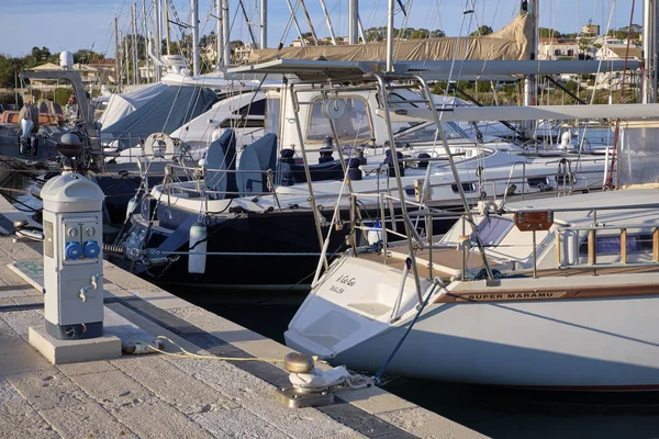 Talya Sicilya Akdeniz Marina Ragusa Aralık 2018 Lüks Yatlar Port — Stok fotoğraf