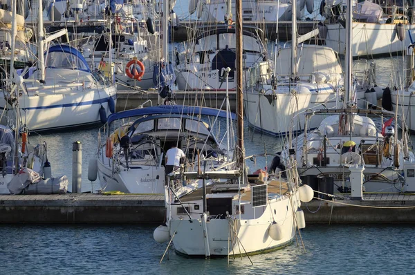 Italien Sicilien Medelhavet Marina Ragusa December 2018 Segelbåtar Hamnen Ledare — Stockfoto