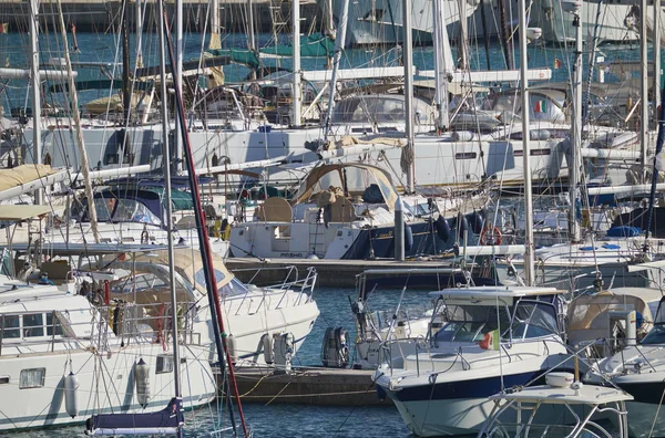 Italien Sicilien Medelhavet Marina Ragusa December 2018 Segelbåtar Lyxiga Hamnen — Stockfoto