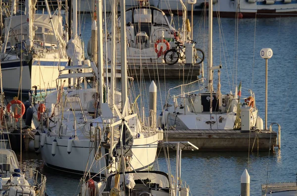 Włochy Sycylia Morze Śródziemne Marina Ragusa Grudnia 2018 Żeglarstwo Łodzie — Zdjęcie stockowe