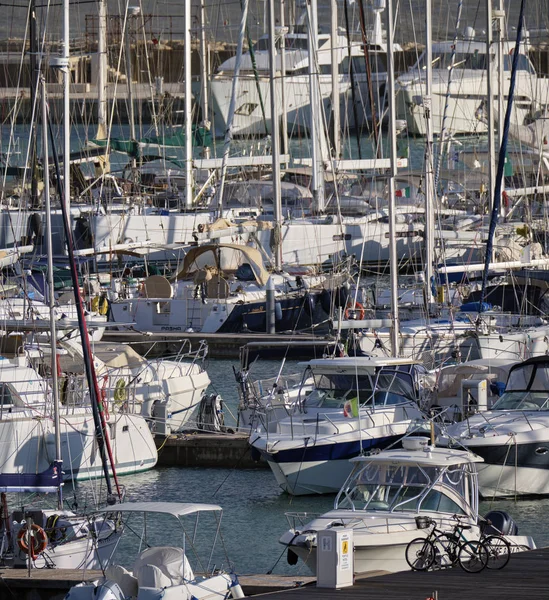 Italia Sicilia Mar Mediterráneo Marina Ragusa Enero 2019 Yates Lujo —  Fotos de Stock