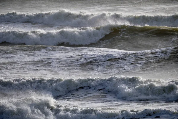 意大利 西西里海峡 冬季地中海汹涌大海 — 图库照片