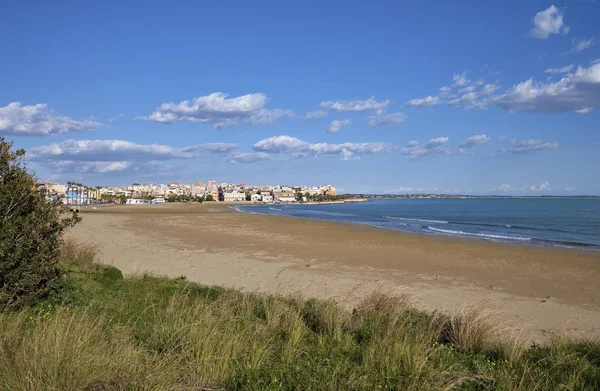 イタリア シチリア島 地中海海 島とポッツァッロ町 ラグーザ県の南部の海岸線の表示 — ストック写真