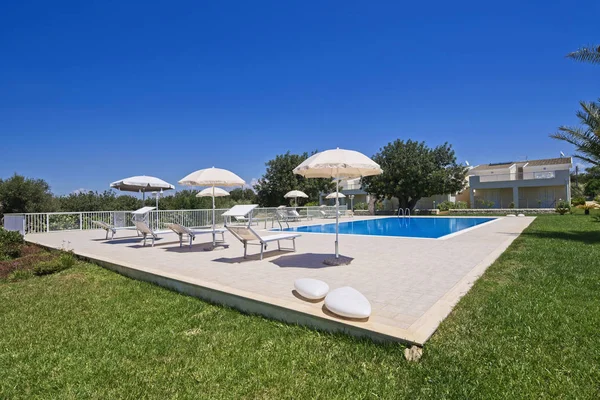 Italia Sicilia Santacroce Camerina Provincia Ragusa Campo Casa Jardín Piscina —  Fotos de Stock