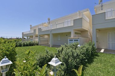 İtalya, Sicilya, Santacroce Camerina (Ragusa eyaletinde), kırsal; 8 Mayıs 2018, daireler ve Bahçe - Editörden
