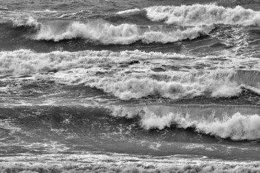 İtalya, Sicilya Kanalı, kışın sert Akdeniz