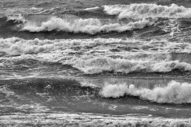 İtalya, Sicilya Kanalı, kışın sert Akdeniz