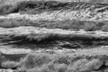 İtalya, Sicilya Kanalı, kışın sert Akdeniz