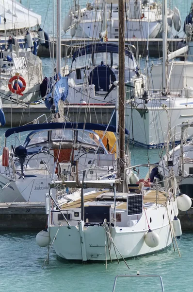 Italia Sicilia Mar Mediterráneo Marina Ragusa Enero 2019 Veleros Puerto —  Fotos de Stock