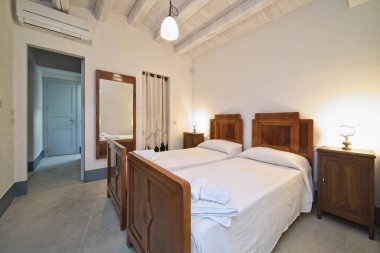 İtalya, Sicilya, Donnalucata (Ragusa eyaletinde); 20 Nisan 2018, daire yatak - Editörden