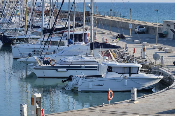 Itália Sicília Mar Mediterrâneo Marina Ragusa Fevereiro 2019 Iates Luxo — Fotografia de Stock