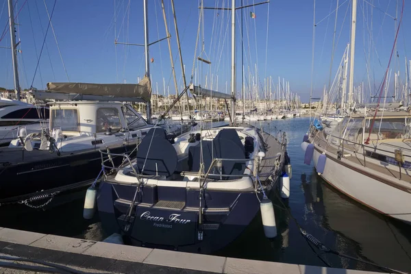 Itália Sicília Mar Mediterrâneo Marina Ragusa Fevereiro 2019 Veleiros Porto — Fotografia de Stock