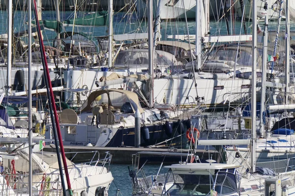 Itália Sicília Mar Mediterrâneo Marina Ragusa Fevereiro 2019 Iates Luxo — Fotografia de Stock