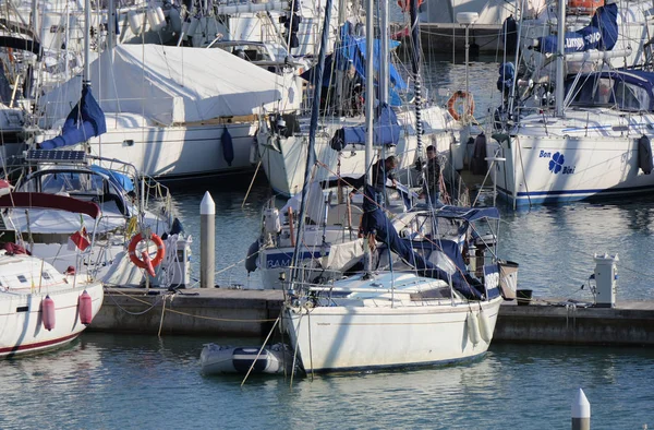 Włochy Sycylia Morze Śródziemne Marina Ragusa Lutego 2019 Ludzi Luksusowe — Zdjęcie stockowe