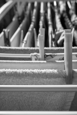 Kurutma askısında çamaşır yıkadım.