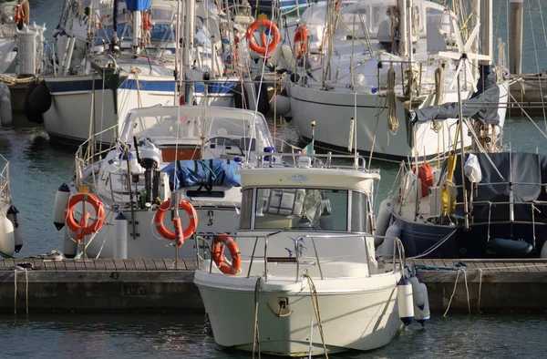 Itália Sicília Mar Mediterrâneo Marina Ragusa Março 2018 Veleiros Porto — Fotografia de Stock