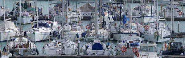 Itália Sicília Mar Mediterrâneo Marina Ragusa Março 2019 Veleiros Porto — Fotografia de Stock