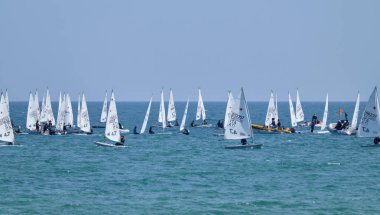 İtalya, Sicilya, Akdeniz, Marina di Ragusa; 8 Mart 2019, sandallar regatta - Editörden