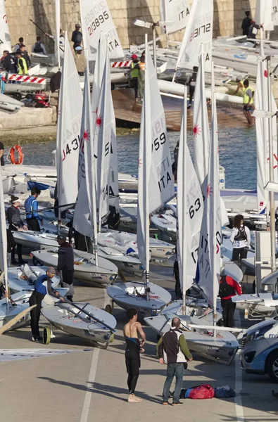 Itálie Sicílie Středozemní Moře Marina Ragusa Března 2019 Lidé Loďky — Stock fotografie