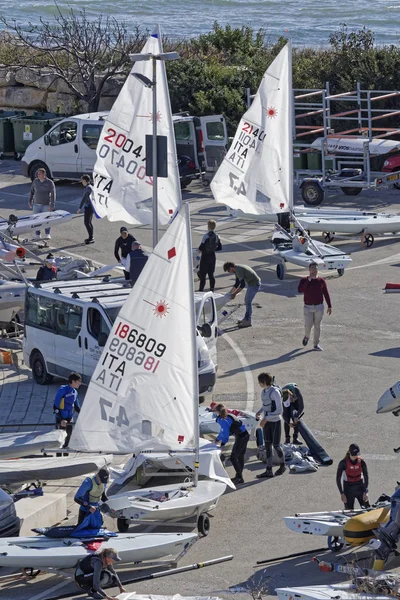 Itália Sicília Mar Mediterrâneo Marina Ragusa Março 2019 Pessoas Botes — Fotografia de Stock