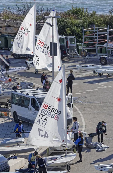 Itália Sicília Mar Mediterrâneo Marina Ragusa Março 2019 Pessoas Botes — Fotografia de Stock