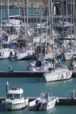 İtalya, Sicilya, Akdeniz, Marina di Ragusa; 15 Mart 2019, motorlu tekne ve Lüks Yatlar Port - Editörden