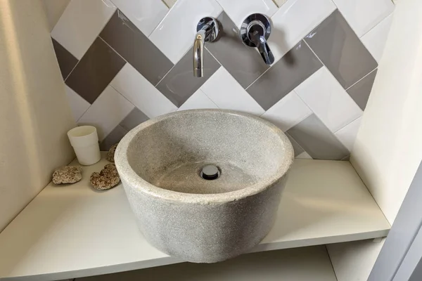 意大利 西西里岛 拉古萨省 优雅的私人住宅 浴室里的石水槽 — 图库照片