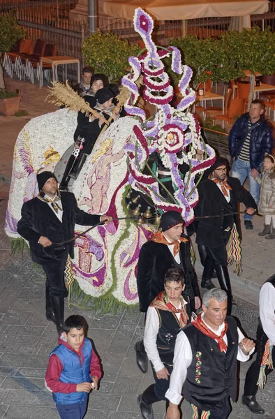 Italia Sicilia Scicli Provincia Ragusa Marzo 2014 Personas Caballos Adornados —  Fotos de Stock