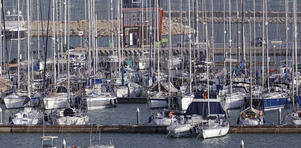 Italia Sicilia Mar Mediterráneo Marina Ragusa Marzo 2014 Barcos Motor — Foto de Stock