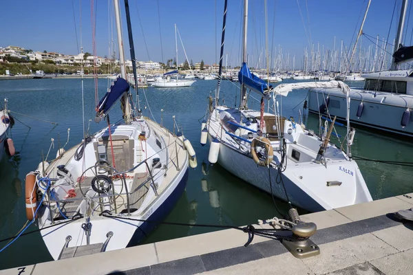 Italia Sicilia Mar Mediterráneo Marina Ragusa Marzo 2019 Veleros Puerto —  Fotos de Stock