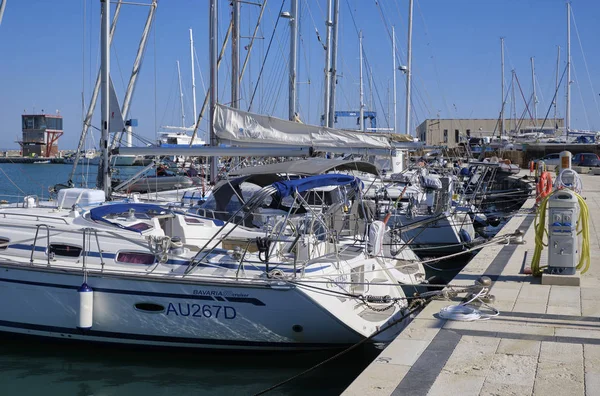Włochy Sycylia Morze Śródziemne Marina Ragusa Marca 2019 Luksusowe Jachty — Zdjęcie stockowe