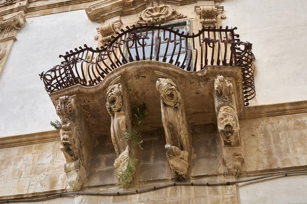 Ιταλία Σικελία Scicli Επαρχία Ragusa Πρόσοψη Baroque Beneventano Palace Διακοσμητικά — Φωτογραφία Αρχείου