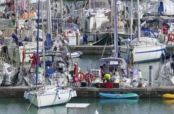 Italië Sicilië Middellandse Zee Marina Ragusa April 2019 Mensen Luxe — Stockfoto