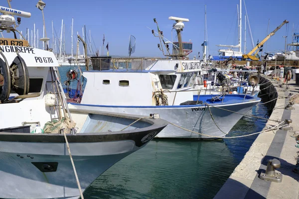 Italia Sicilia Mar Mediterraneo Marina Ragusa Aprile 2019 Barche Pesca — Foto Stock