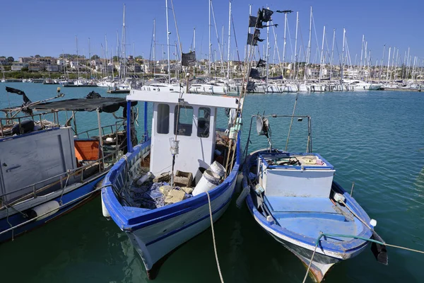 Italia Sicilia Mar Mediterráneo Marina Ragusa Abril 2019 Barcos Pesca — Foto de Stock