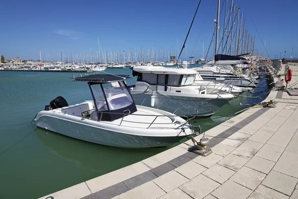 Italië Sicilië Middellandse Zee Marina Ragusa April 2019 Motorboten Luxe — Stockfoto