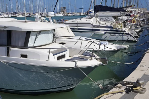 Italia Sicilia Mar Mediterráneo Marina Ragusa Abril 2019 Barcos Motor —  Fotos de Stock