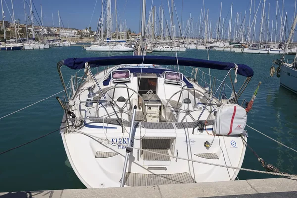 Olaszország Szicília Földközi Tenger Marina Ragusa Április 2019 Luxusjachtok Kikötőben — Stock Fotó