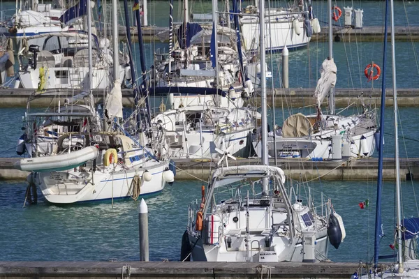 意大利 西西里岛 地中海 滨海迪拉古萨 2019年5月12日 港口帆船 — 图库照片