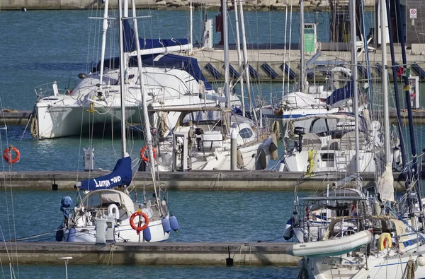 Италия Сицилия Средиземное Море Marina Ragusa Мая 2019 Шлюпки Порту — стоковое фото