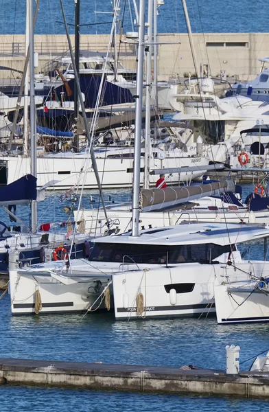 Itália Sicília Mar Mediterrâneo Marina Ragusa Maio 2019 Iates Luxo — Fotografia de Stock