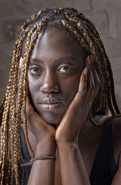 Young Black Woman Studio Portrait — Stock Photo, Image