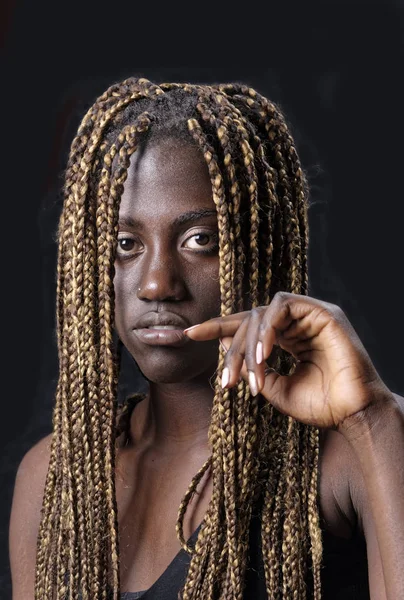 Портрет Молодой Чернокожей Женщины — стоковое фото