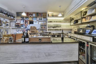 İtalya, Sicilya, Scicli (Ragusa Eyaleti); 16 Mayıs 2019, bir restoranın içi, giriş sayacı - editöryel