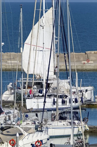 Włochy Sycylia Morze Śródziemne Marina Ragusa Maja 2019 Luksusowe Jachty — Zdjęcie stockowe