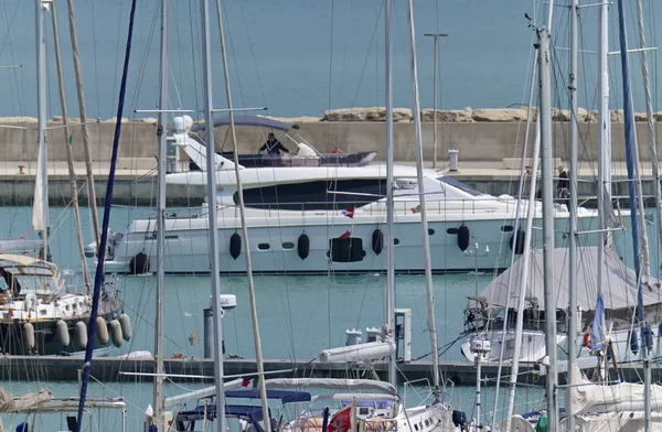 Itália Sicília Mar Mediterrâneo Marina Ragusa Maio 2019 Iates Luxo — Fotografia de Stock
