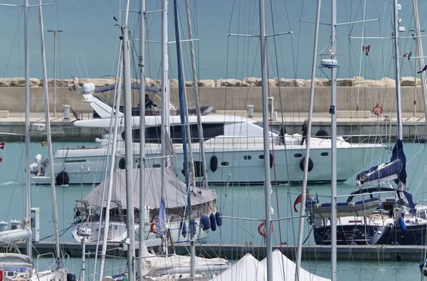 Itália Sicília Mar Mediterrâneo Marina Ragusa Maio 2019 Iates Luxo — Fotografia de Stock